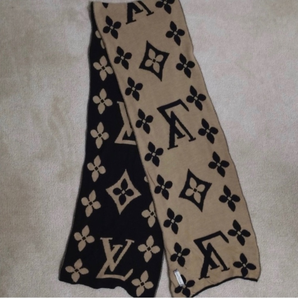 Louis Vuitton Scarf